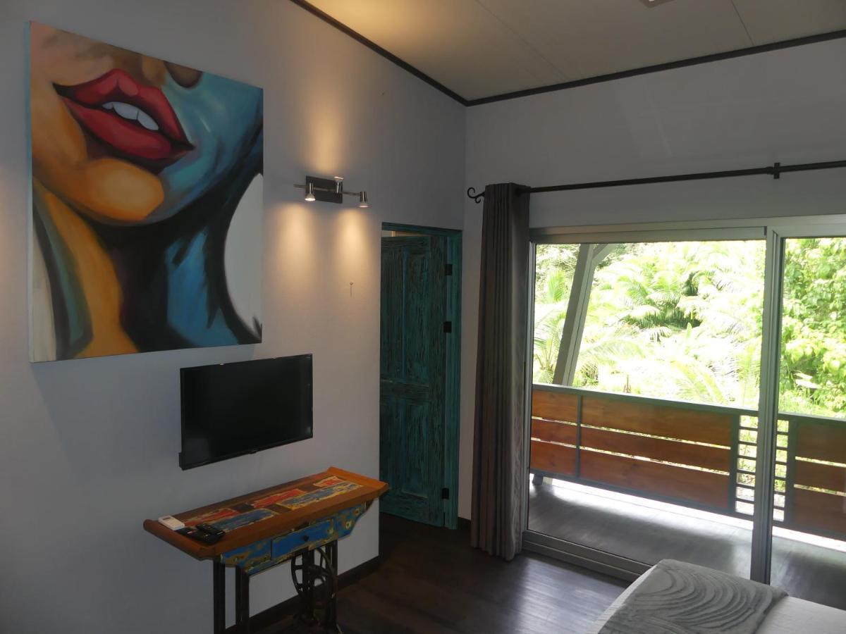 Hotel Faremiti Uvita Exteriör bild